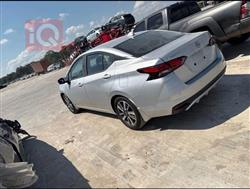 نيسان فيرسا